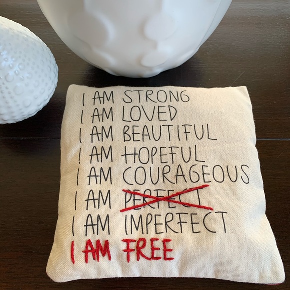 Welcome 🦋 - Picture 1 of 8